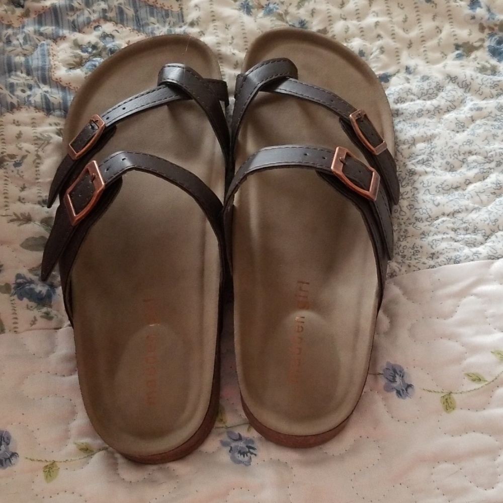 Sandals never worn